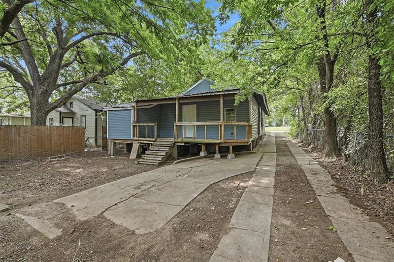 829 W Walker Street, Denison TX 75020 - Photo 21