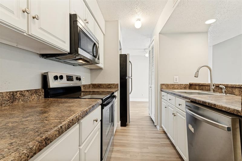 5522 Boca Raton Boulevard # 404, Fort Worth TX 76112 - Photo 10