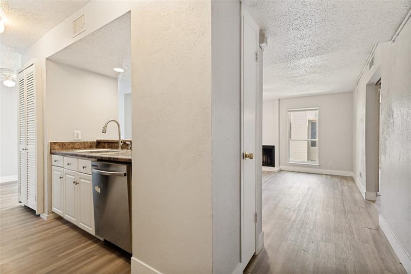5522 Boca Raton Boulevard # 404, Fort Worth TX 76112 - Photo 15