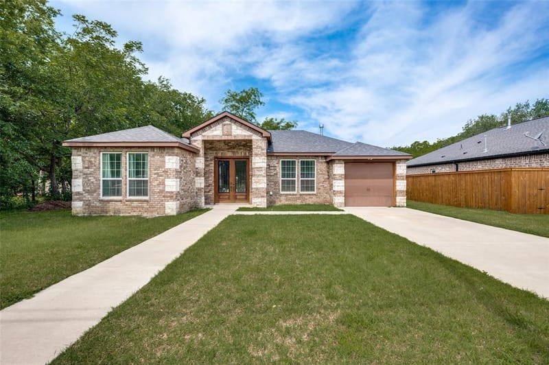 343 N Morris Street, Gainesville TX 76240 - Photo 2