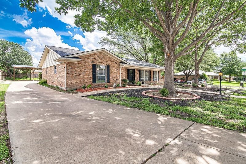 4300 Barcelona Drive, Fort Worth TX 76133 - Photo 3