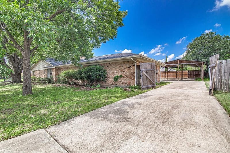 4300 Barcelona Drive, Fort Worth TX 76133 - Photo 31