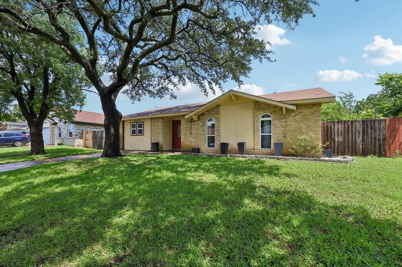 2033 Rose Hill Road, Carrollton TX 75007 - Photo 3
