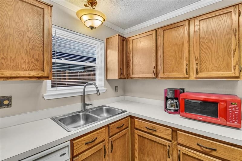 215 Ironbark Drive, Arlington TX 76018 - Photo 16