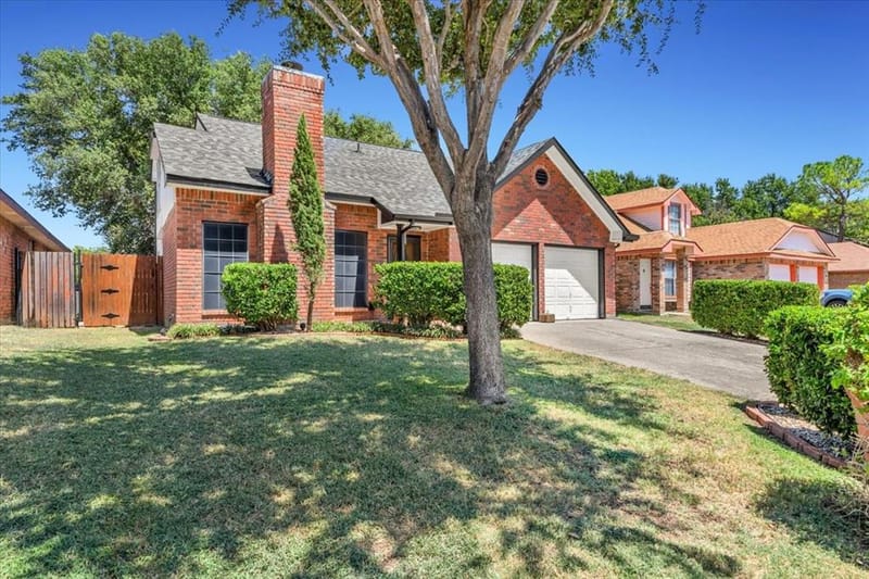 215 Ironbark Drive, Arlington TX 76018 - Photo 3
