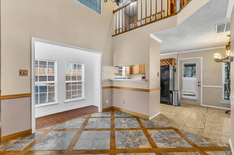 215 Ironbark Drive, Arlington TX 76018 - Photo 9