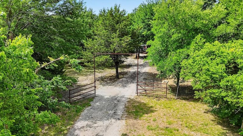 2625 County Road 2510, Quinlan TX 75474 - Photo 9
