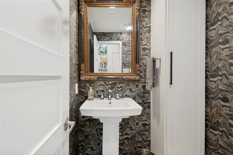 2509 Welborn Street # C, Dallas TX 75219 - Photo 17