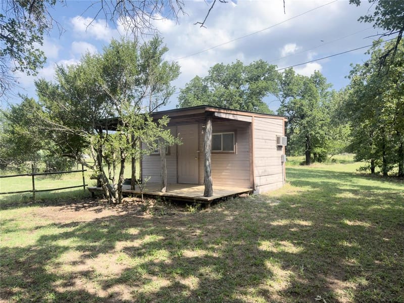1102 NE 23rd Street, Mineral Wells TX 76067 - Photo 37
