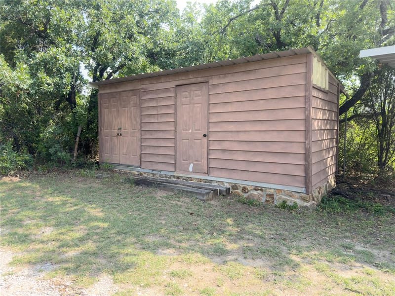 1102 NE 23rd Street, Mineral Wells TX 76067 - Photo 35