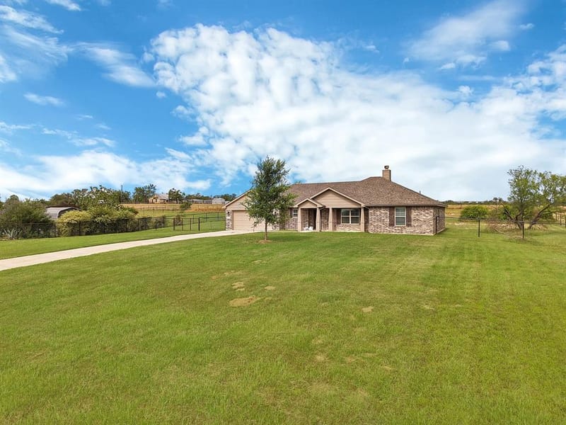 115 Springwood Ranch Loop, Springtown TX 76082 - Photo 25
