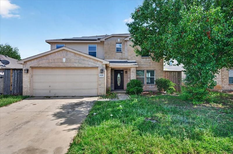 6008 Mckaskle Drive, Fort Worth TX 76119 - Photo 2