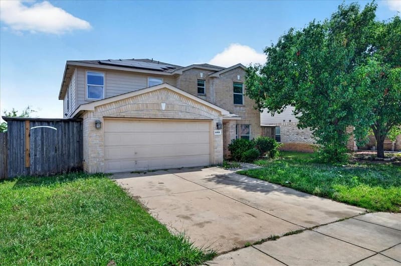 6008 Mckaskle Drive, Fort Worth TX 76119 - Photo 3