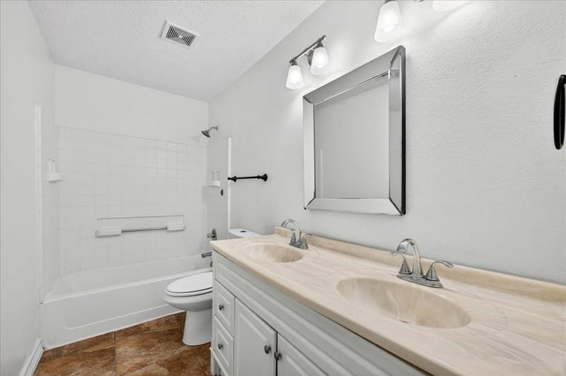 6008 Mckaskle Drive, Fort Worth TX 76119 - Photo 35