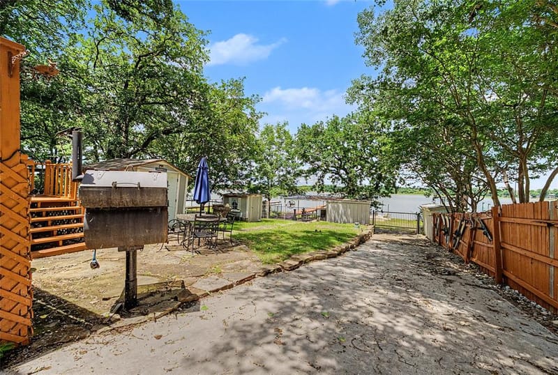 1152 W Lake Drive, Weatherford TX 76087 - Photo 24