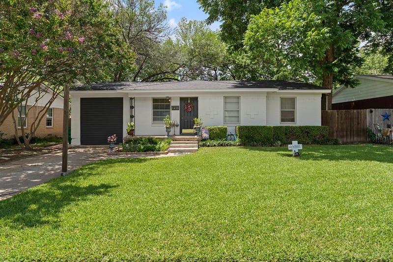 1413 Belmont Street, Mesquite TX 75149 - Photo 2