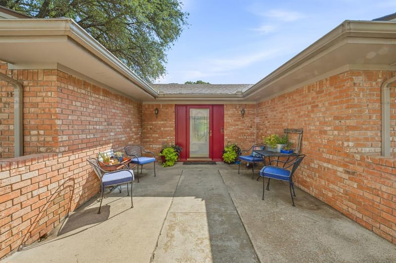 1335 N Lydia Street, Stephenville TX 76401 - Photo 2