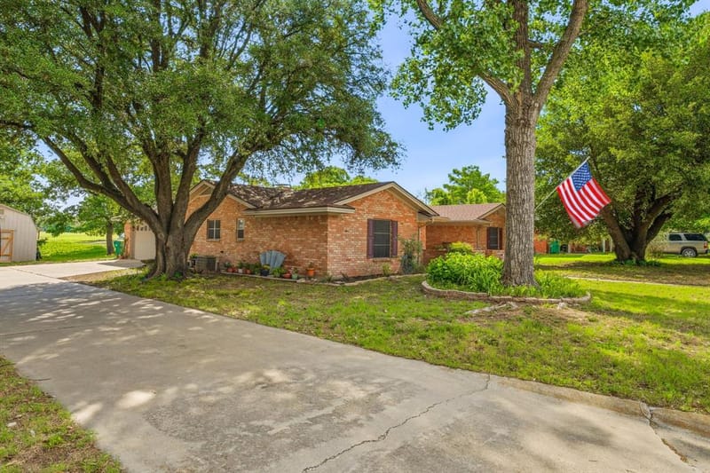 1335 N Lydia Street, Stephenville TX 76401 - Photo 4