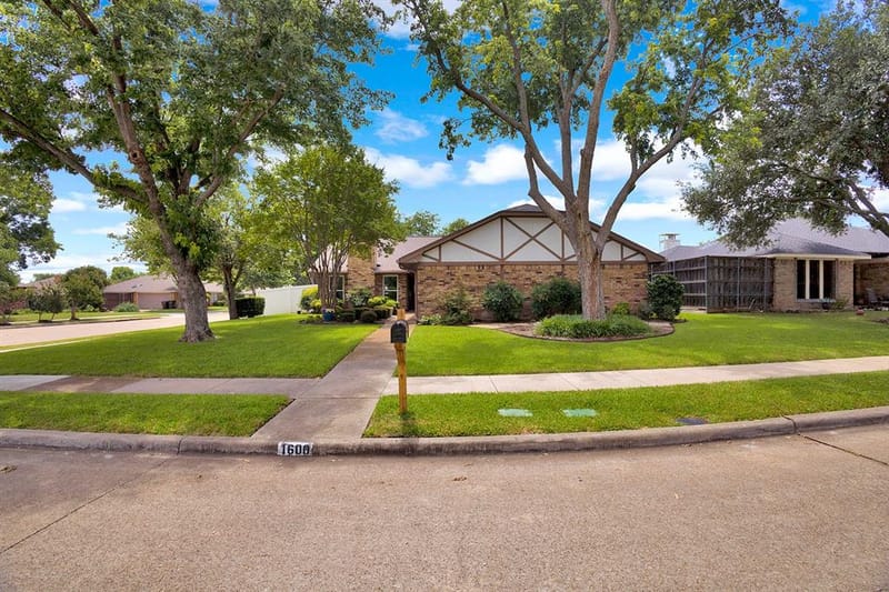 1600 Hearthstone Drive, Plano TX 75023 - Photo 4