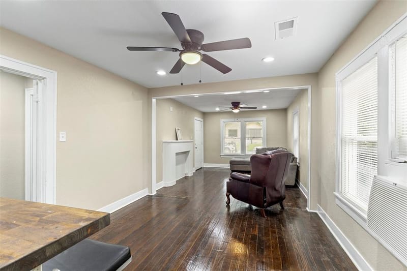 3227 Spring Avenue, Dallas TX 75215 - Photo 2