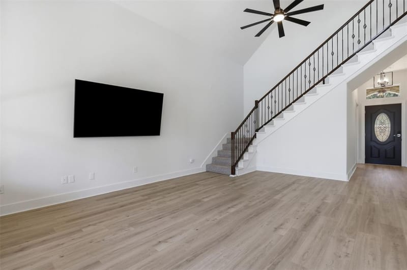 6107 Grande Cove Court, Granbury TX 76049 - Photo 8
