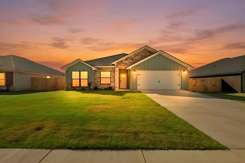 16529 Crossing Circle, Lindale TX 75771 - Photo 3