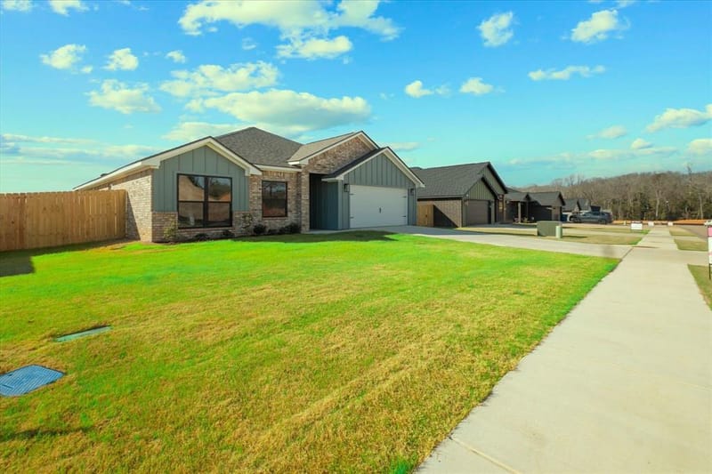 16529 Crossing Circle, Lindale TX 75771 - Photo 5