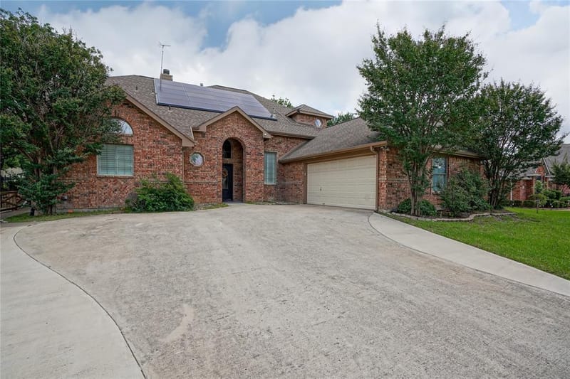 609 Trails End Court, Hurst TX 76054 - Photo 2