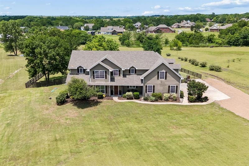 117 Galvan Lane, Van Alstyne TX 75495 - Photo 3
