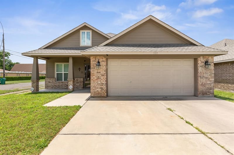 300 N Bermuda Street, Lacy Lakeview TX 76705