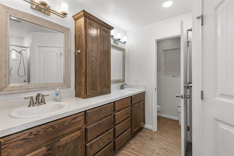 300 N Bermuda Street, Lacy Lakeview TX 76705 - Photo 20