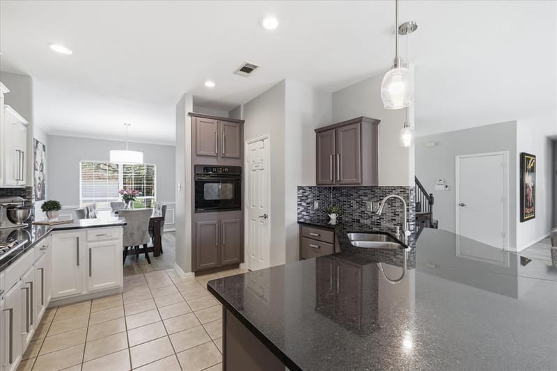 851 Branch Crossing, Lantana TX 76226 - Photo 10