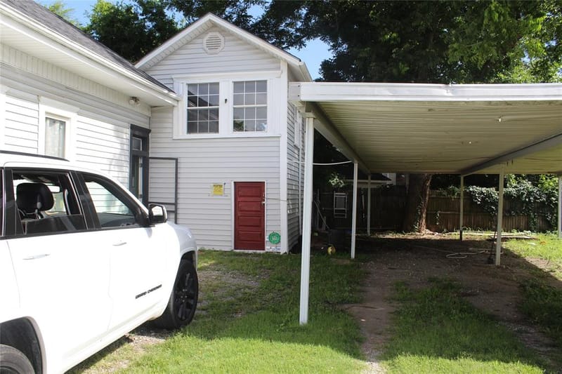2818 S Blades Street, Greenville TX 75401 - Photo 2
