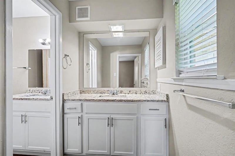 809 E Bovell Street, Crowley TX 76036 - Photo 17