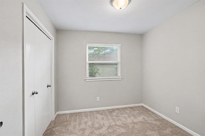 809 E Bovell Street, Crowley TX 76036 - Photo 16