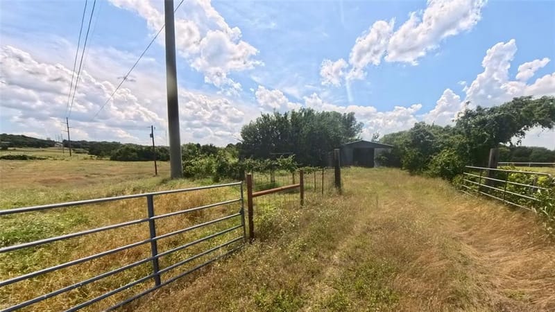 510 New Highland Road, Springtown TX 76082 - Photo 10