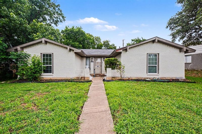 4133 Logan Street, Irving TX 75062 - Photo 2