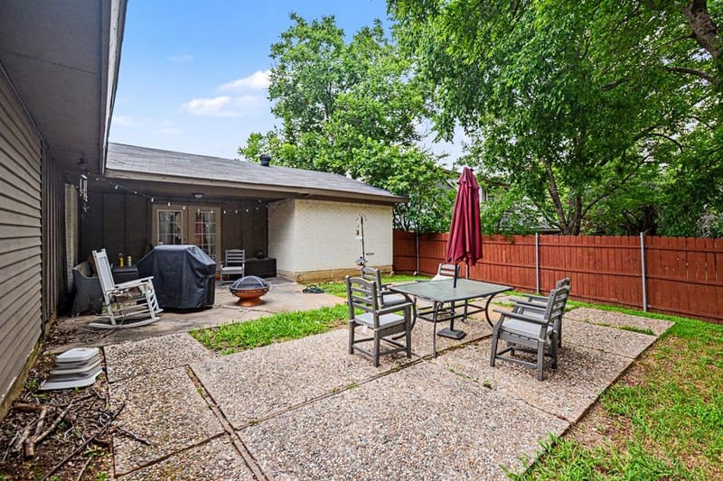 4133 Logan Street, Irving TX 75062 - Photo 32