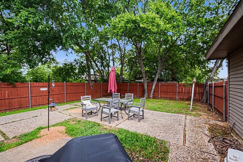 4133 Logan Street, Irving TX 75062 - Photo 30