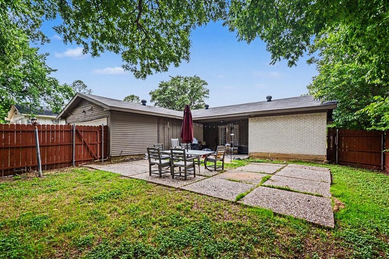 4133 Logan Street, Irving TX 75062 - Photo 34