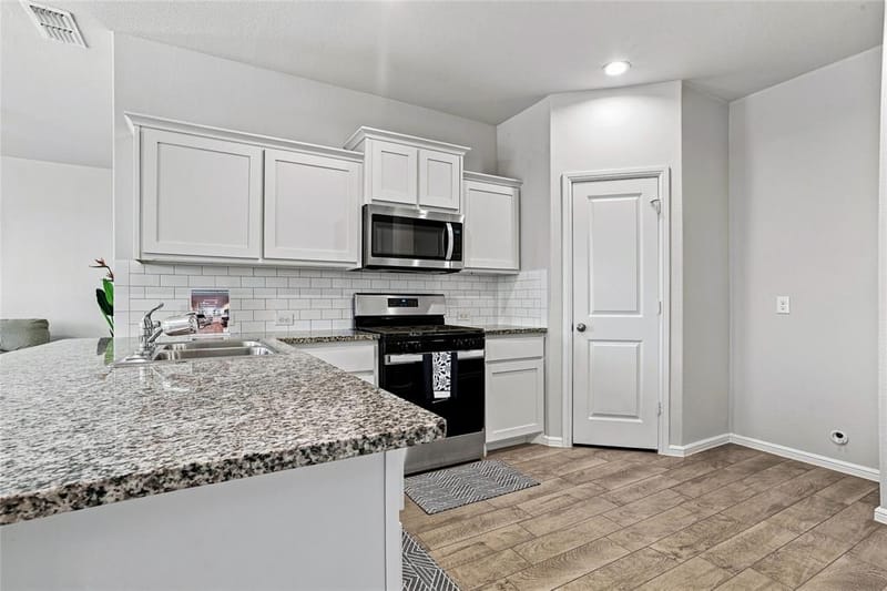 5201 Petal Meadows Drive, Fort Worth TX 76179 - Photo 12
