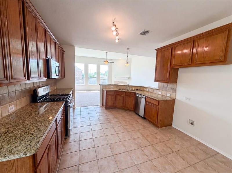 1202 Mccormick Street, Garland TX 75040 - Photo 2