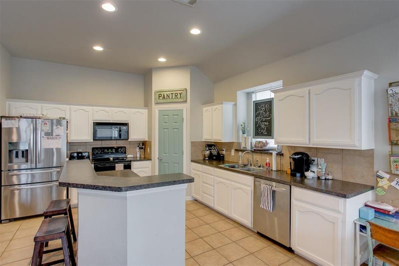 10228 Olivia Drive, McKinney TX 75072 - Photo 13