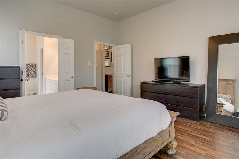 10228 Olivia Drive, McKinney TX 75072 - Photo 17
