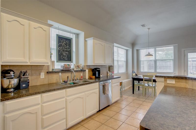 10228 Olivia Drive, McKinney TX 75072 - Photo 15