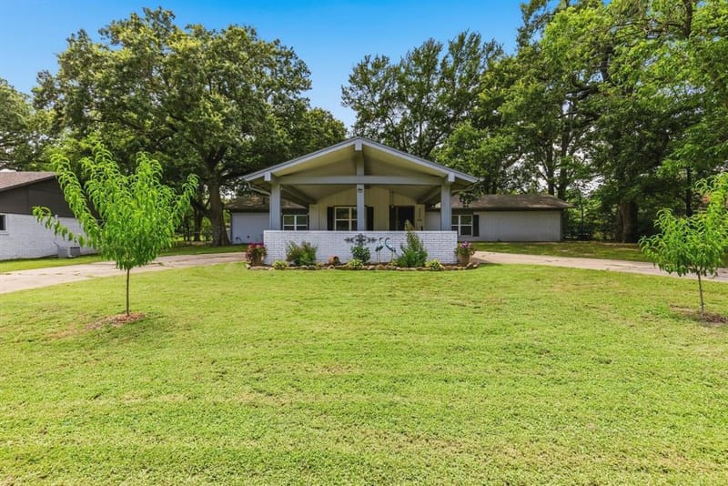 3007 Tanglewood Drive, Commerce TX 75428 - Photo 2