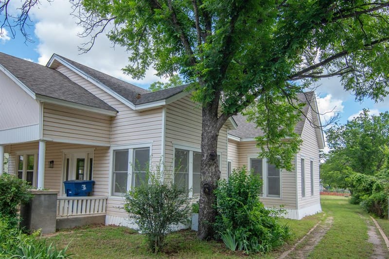 1512 Vincent Street, Brownwood TX 76801 - Photo 2
