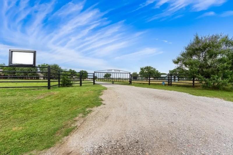 8085 Jackson Road, Krum TX 76249 - Photo 35