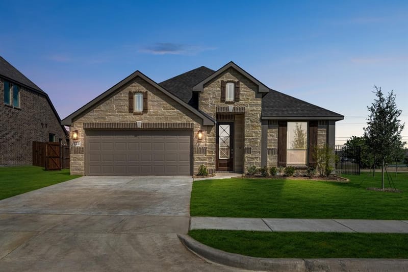 121 Creekstone Drive, Balch Springs TX 75181 - Photo 2