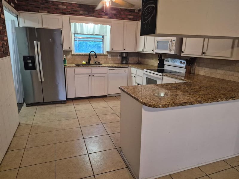 243 Weldon Drive, Woodway TX 76712 - Photo 7